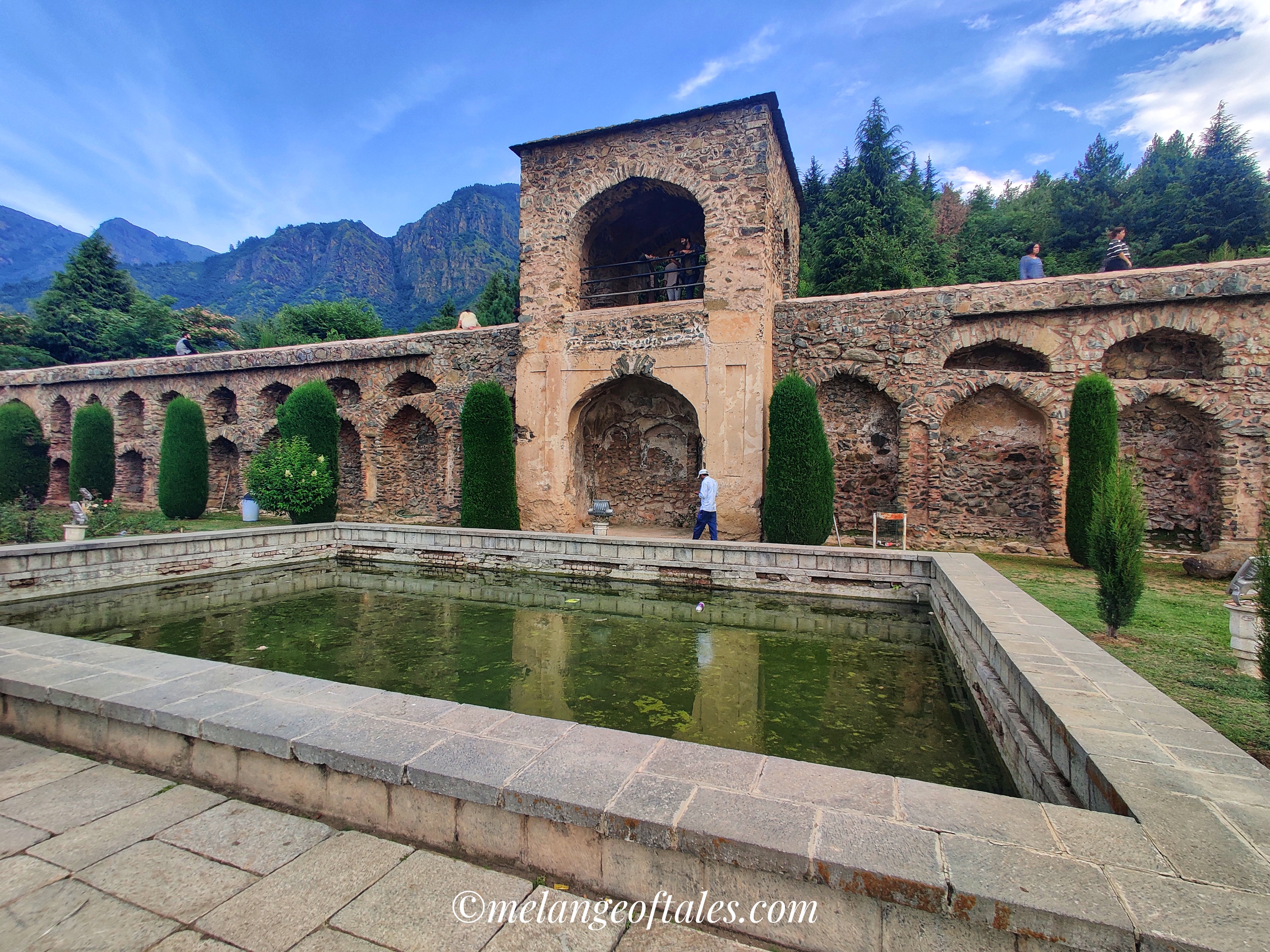 Pari Mahal Pond