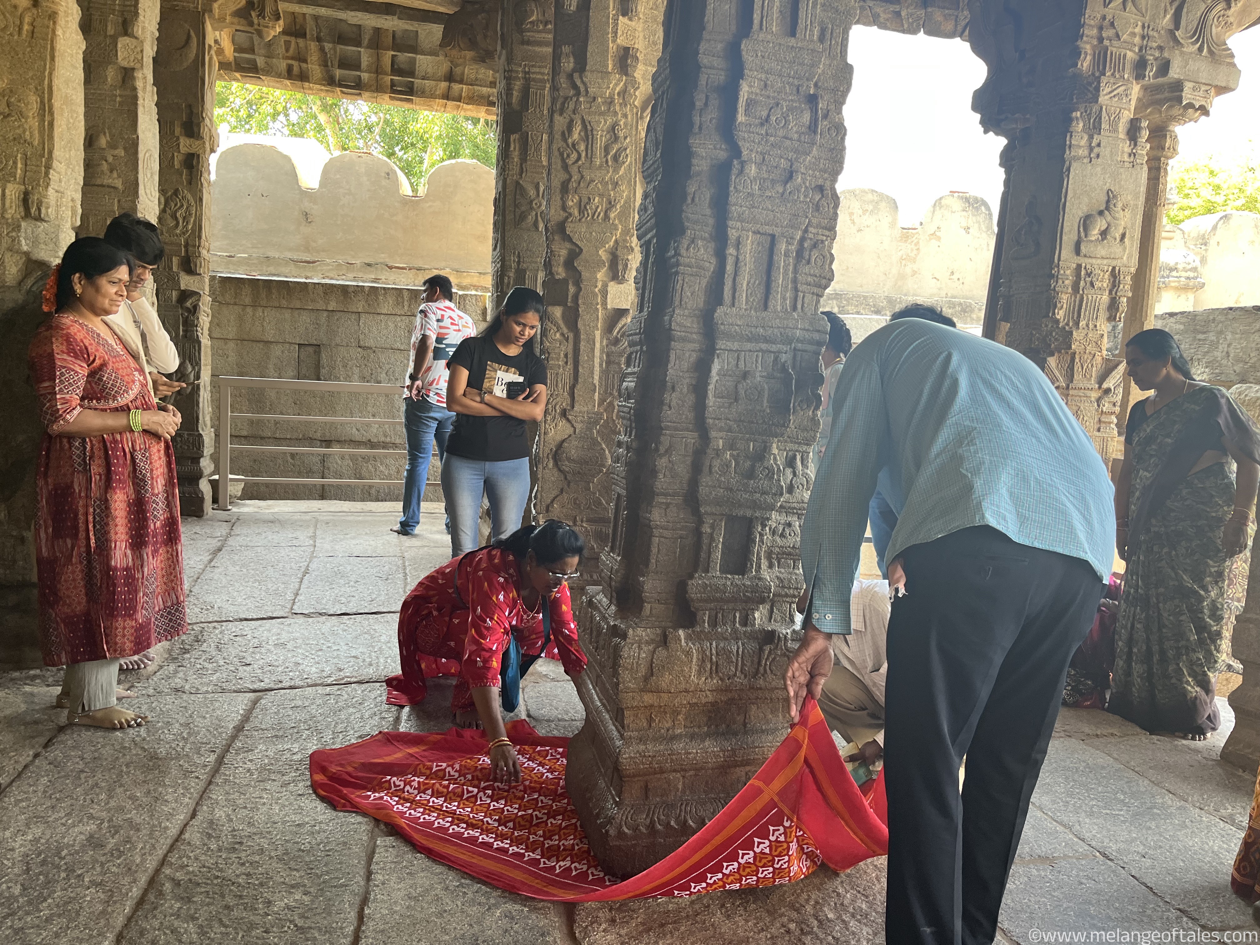 HangingPillarLepakshi